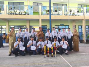SISWA-SISWI SMPN 2 SUTOJAYAN MENBAWA PRESTASI GEMILANG